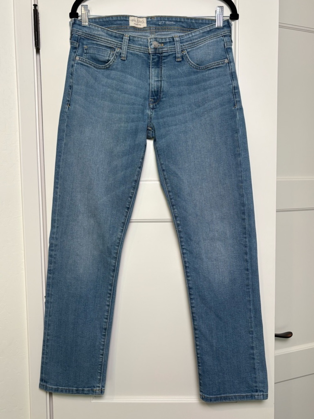 Pilcro Slim Boyfriend Straight Low Rise Jeans (27)